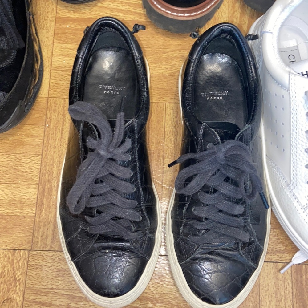 Givenchy Urban Street Leather Sneaker size women’s 6